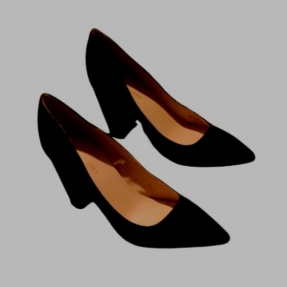 MARC FISHER SUEDE Heels Black With Gold On Heels Size 7.5 - Picture 2 of 10